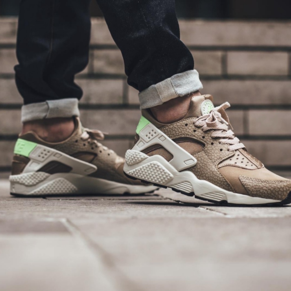 Nike Air Huarache Desert camo/Ghost green mens 8